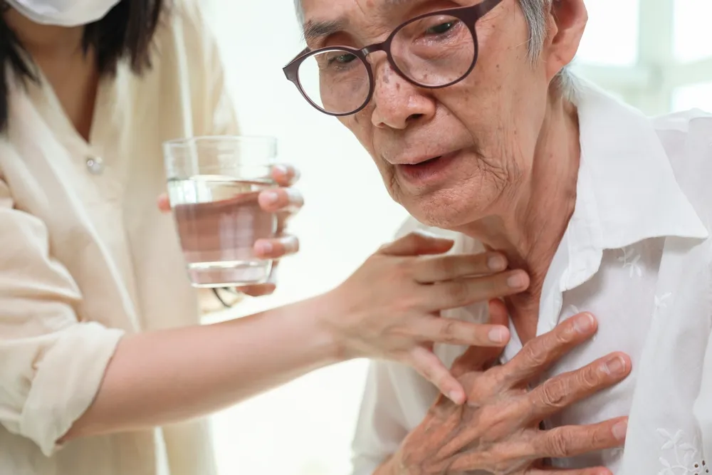 【徹底解説】誤嚥性肺炎とは？高齢者に多い原因・症状・治療・予防のすべて