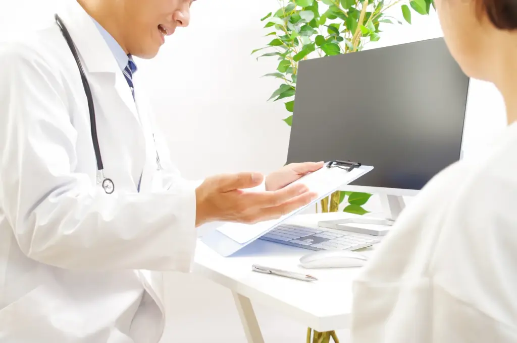 耳鼻科では逆流性食道炎を、ファイバースコープ検査と適切な診断手法で見極められます。