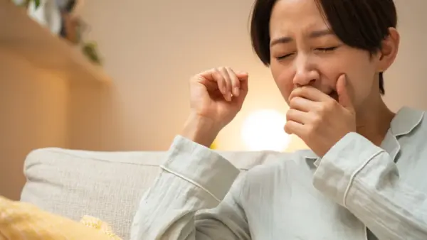 朝だけ咳が出るのは何が原因？痰・コロナとの関係と対処法も解説！