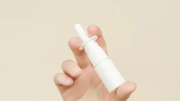 鼻づまりについて。正しい点鼻薬の使い方とは？